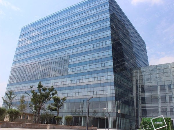 山東濟(jì)南西城醫(yī)療中心配套項(xiàng)目—無(wú)機(jī)預(yù)涂板應(yīng)用